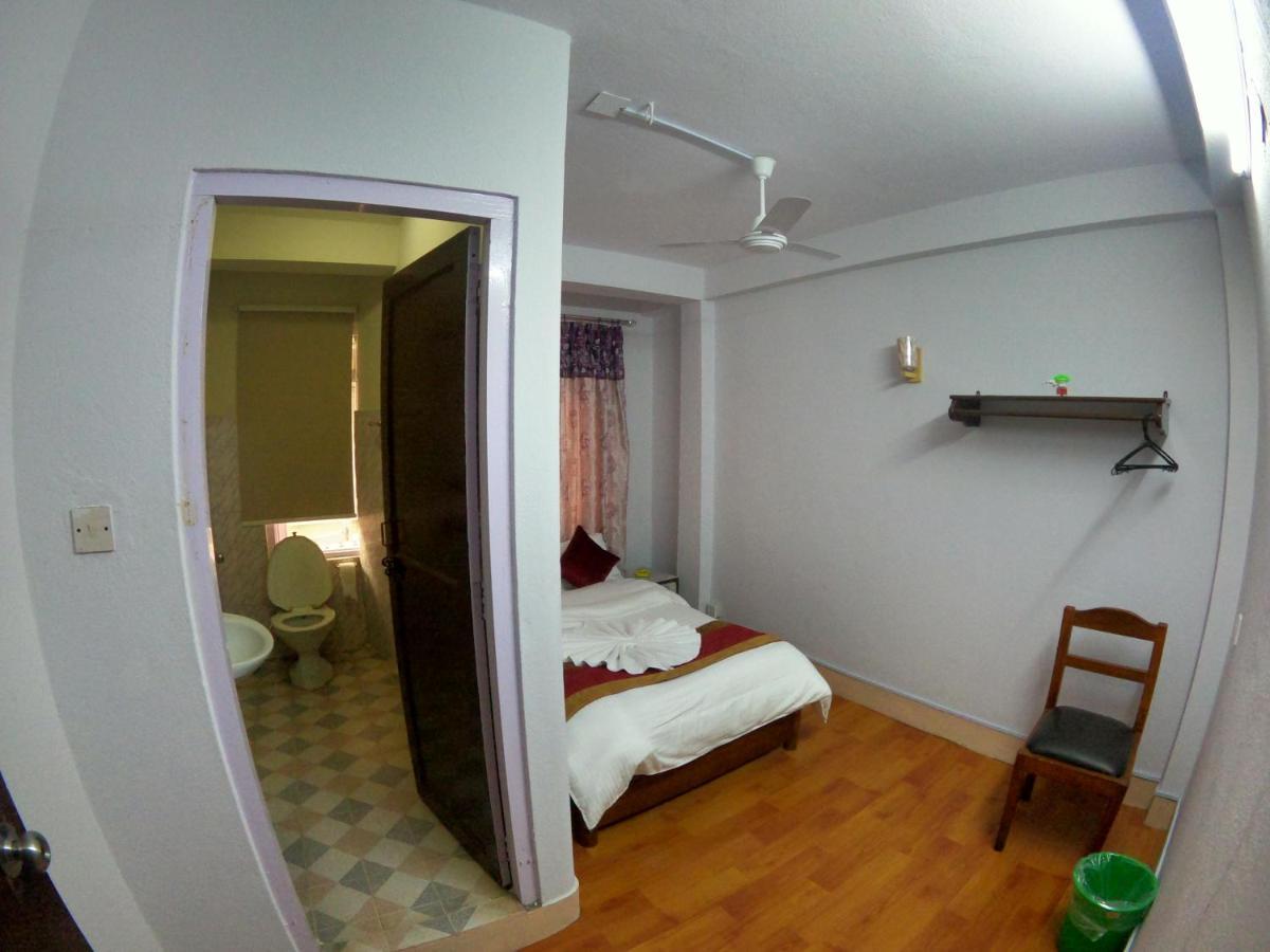 ออม ทารา เกสท์เฮาส์ Hotel กาฐมาณฑุ ภายนอก รูปภาพ