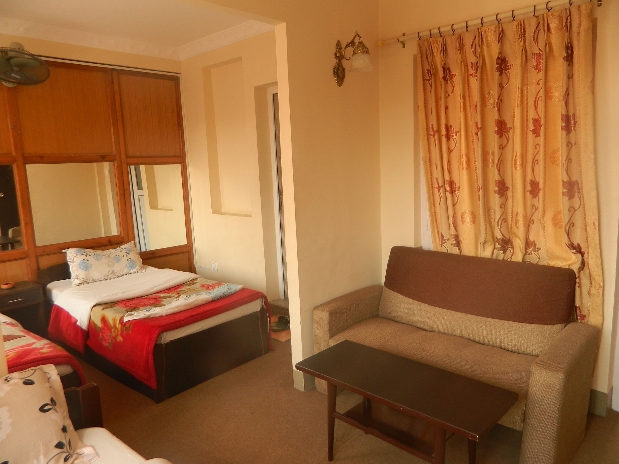 ออม ทารา เกสท์เฮาส์ Hotel กาฐมาณฑุ ภายนอก รูปภาพ