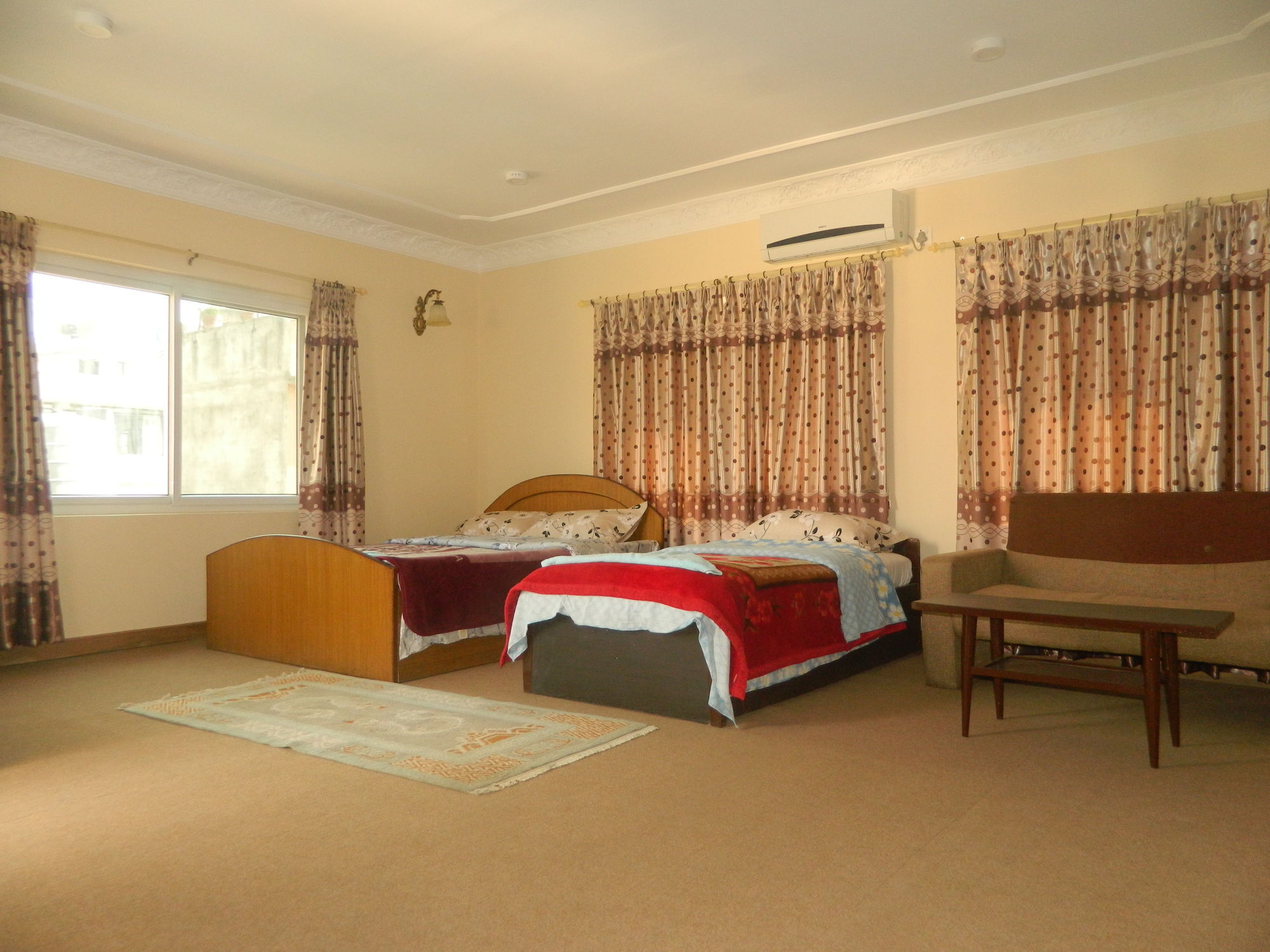 ออม ทารา เกสท์เฮาส์ Hotel กาฐมาณฑุ ภายนอก รูปภาพ